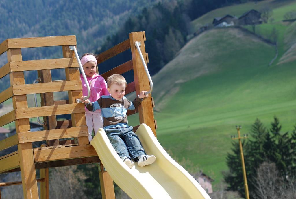Mantingerhof Apartments Funes  Zewnętrze zdjęcie