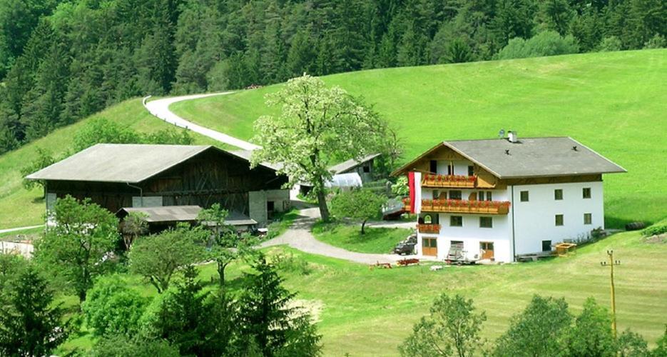 Mantingerhof Apartments Funes  Zewnętrze zdjęcie